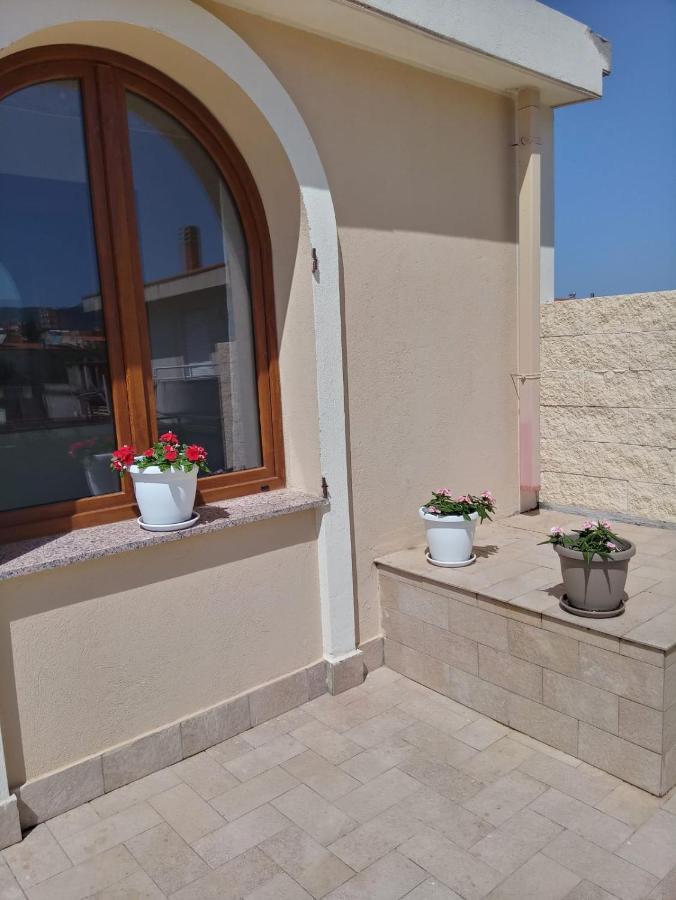Luminoso Appartamento Con Terrazza......C.U......Q2483 Sinnai Exterior photo